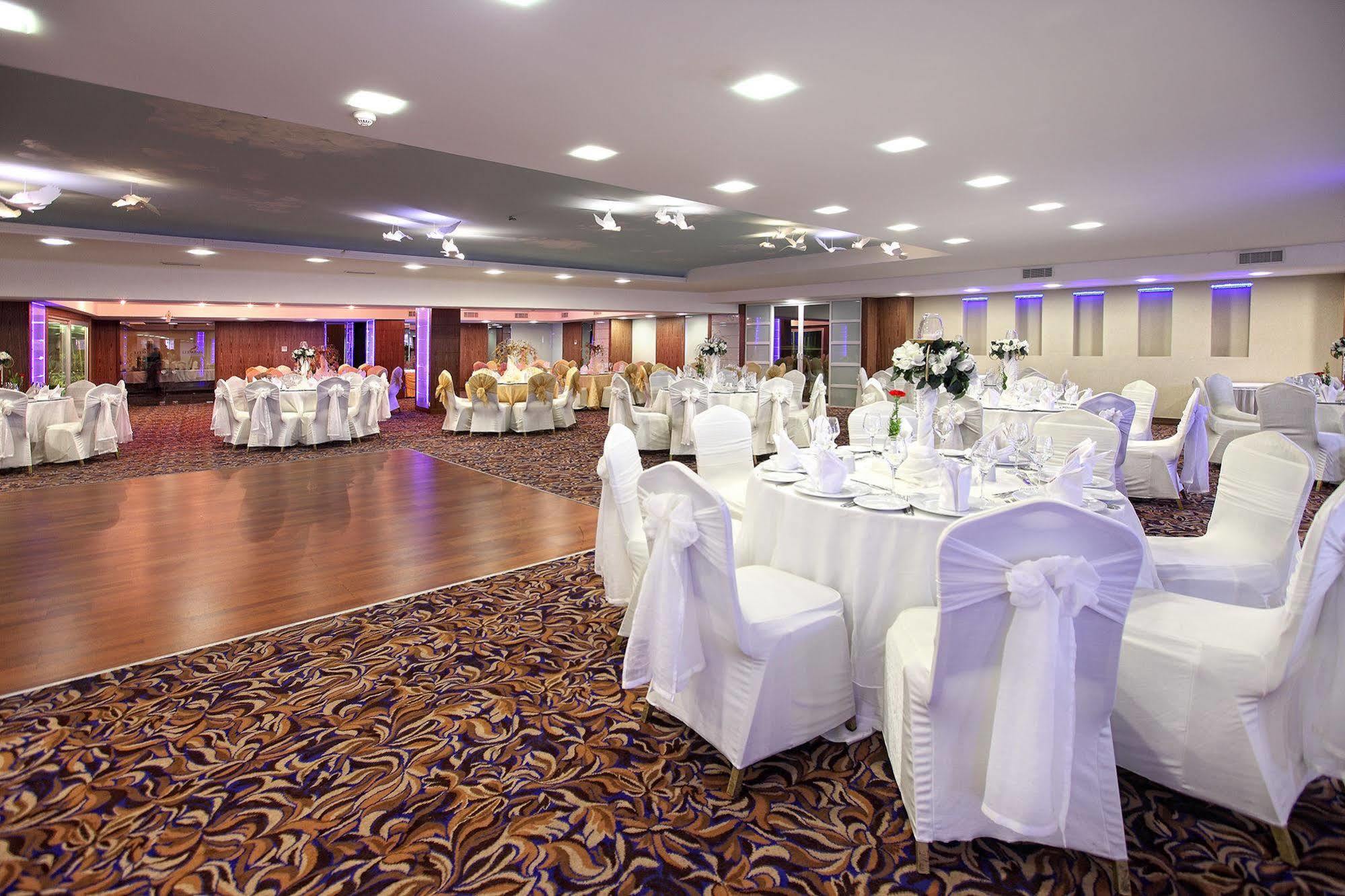 Surmeli Adana Hotel Bagian luar foto